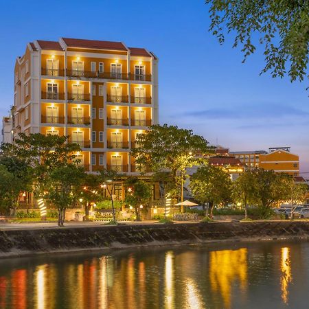 Royal Riverside Hoi An Hotel & Spa Экстерьер фото