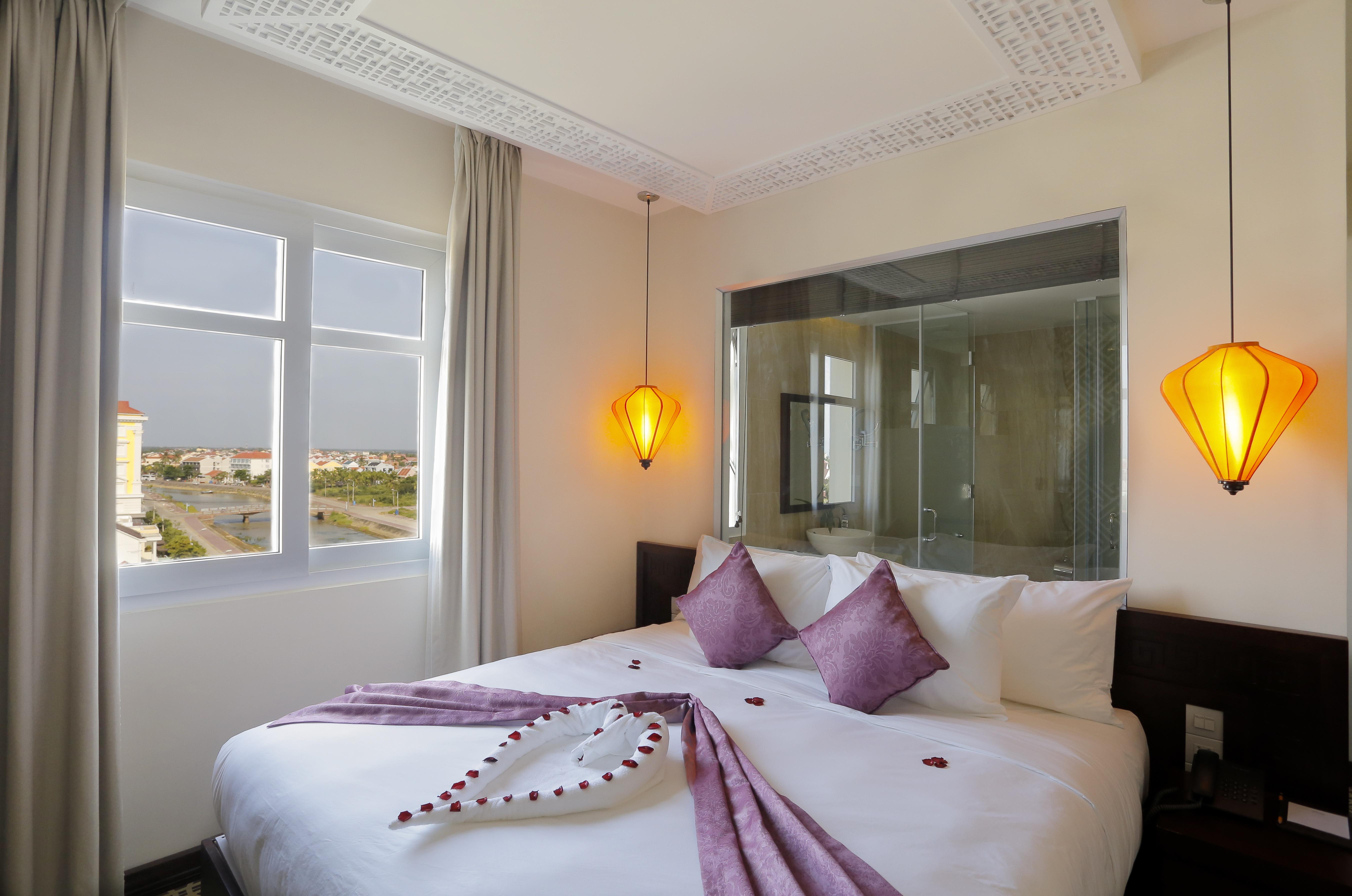Royal Riverside Hoi An Hotel & Spa Экстерьер фото