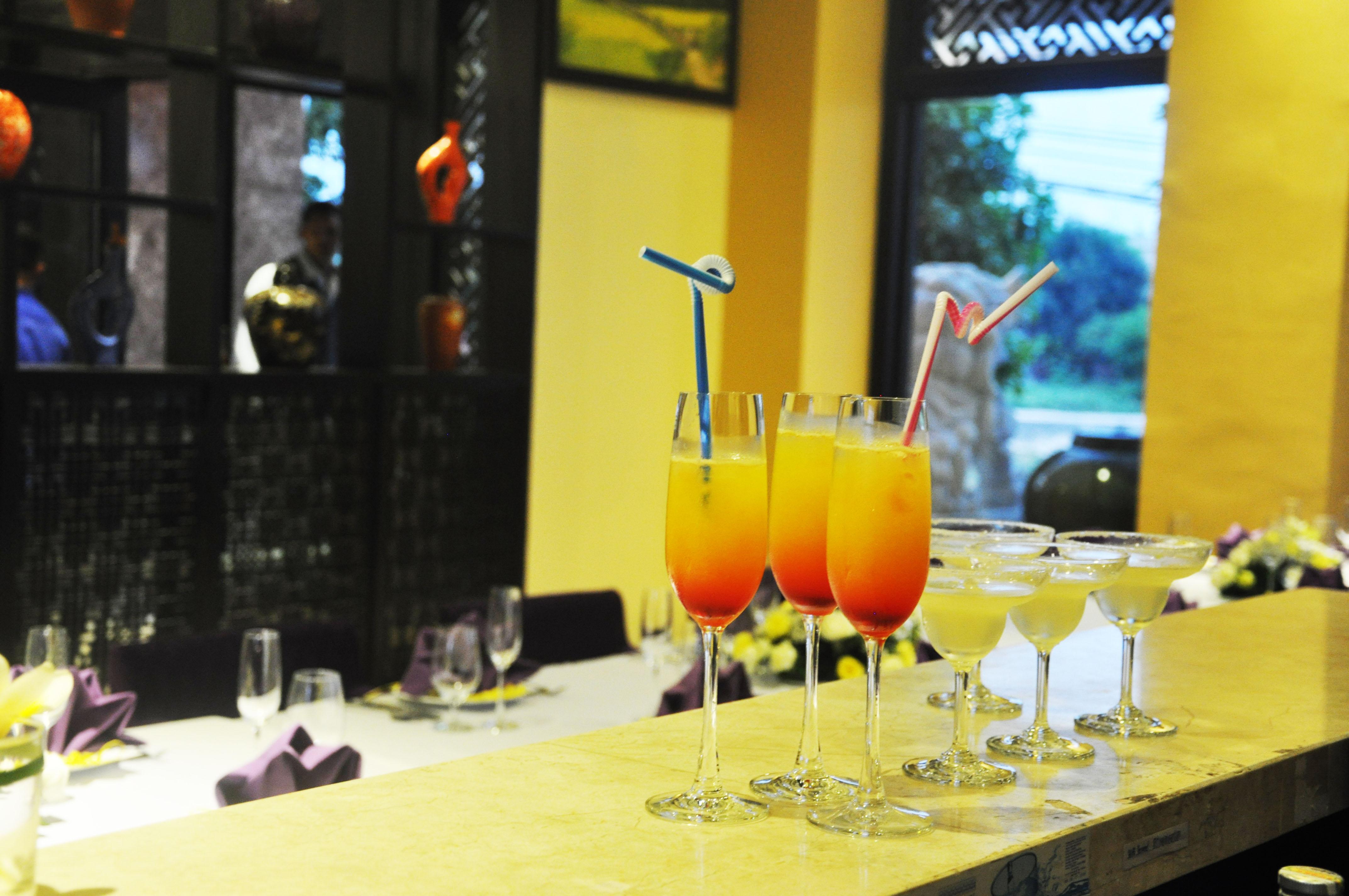 Royal Riverside Hoi An Hotel & Spa Экстерьер фото