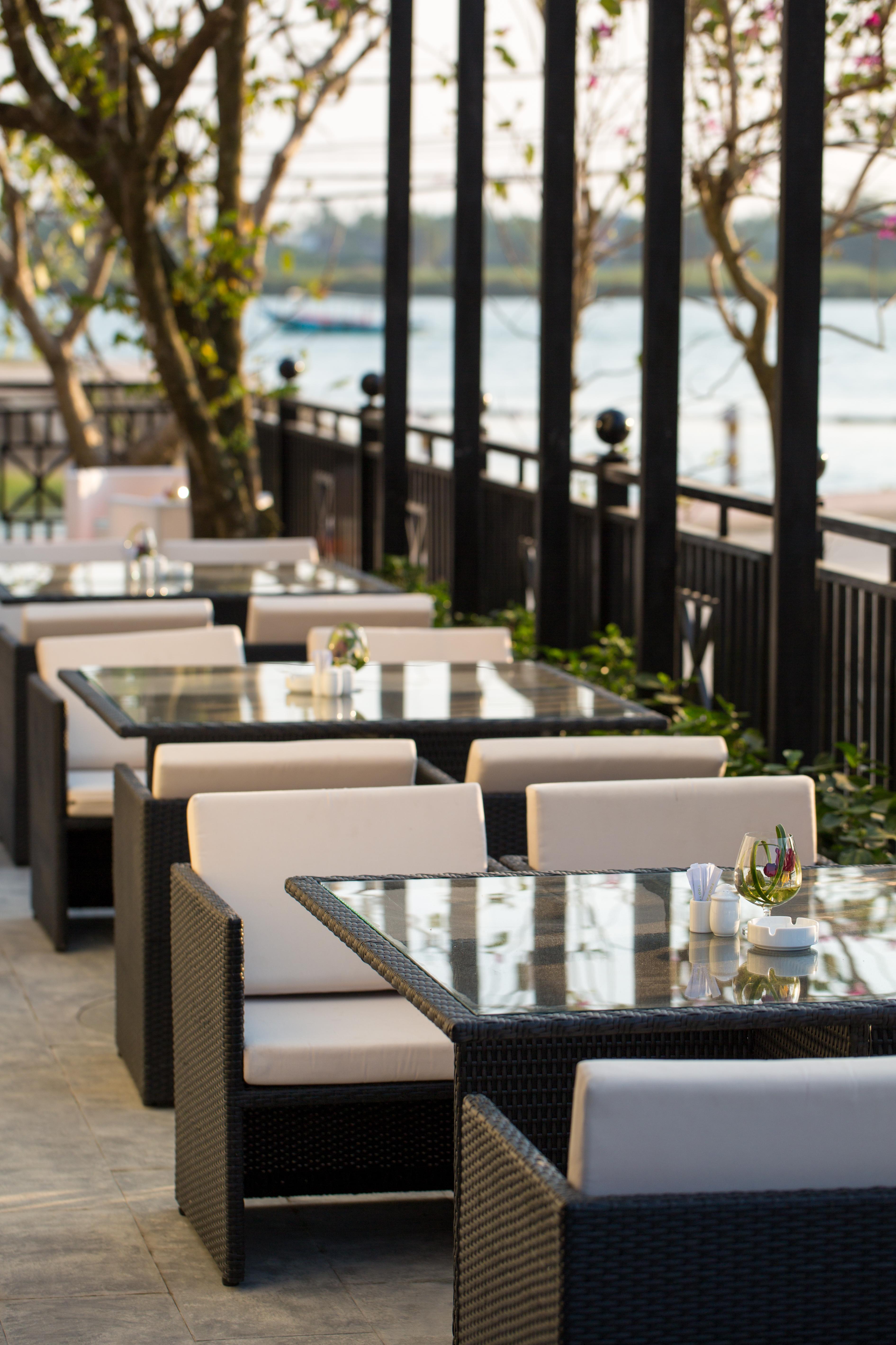 Royal Riverside Hoi An Hotel & Spa Экстерьер фото