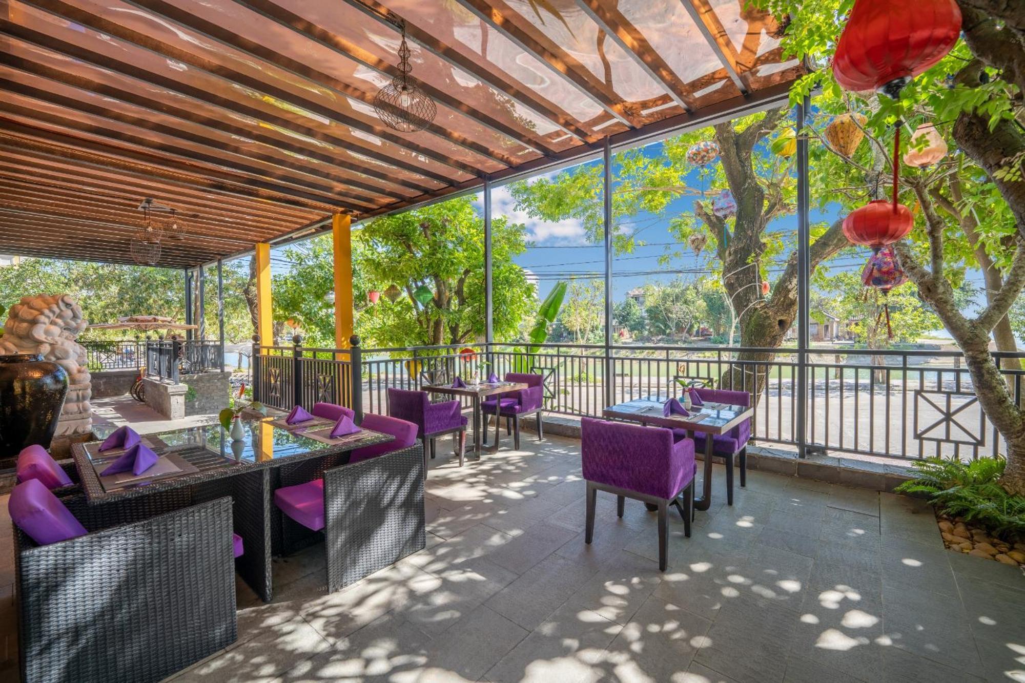 Royal Riverside Hoi An Hotel & Spa Экстерьер фото