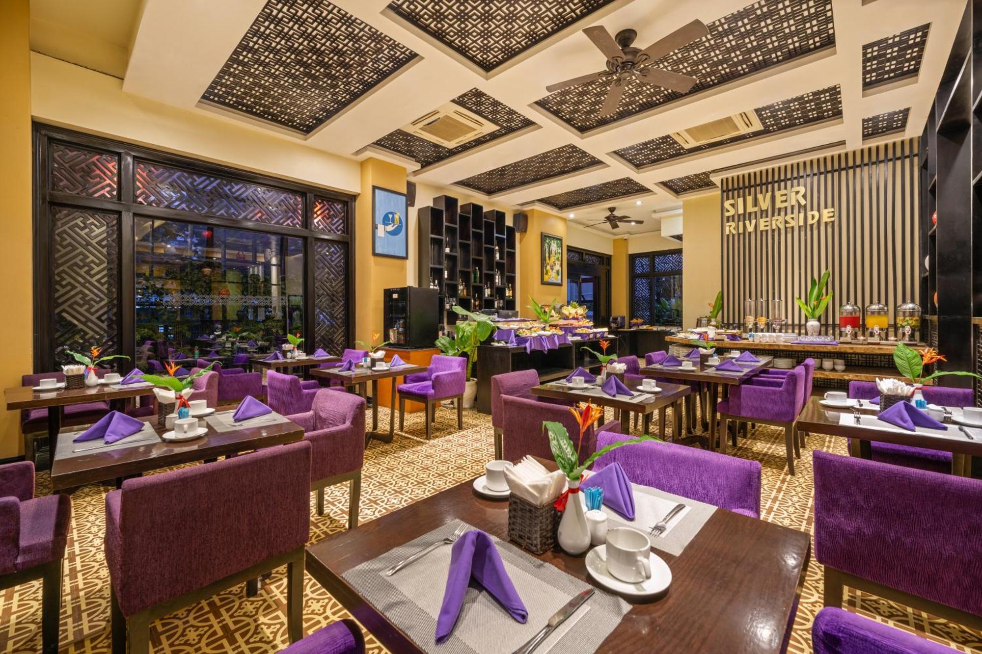 Royal Riverside Hoi An Hotel & Spa Экстерьер фото
