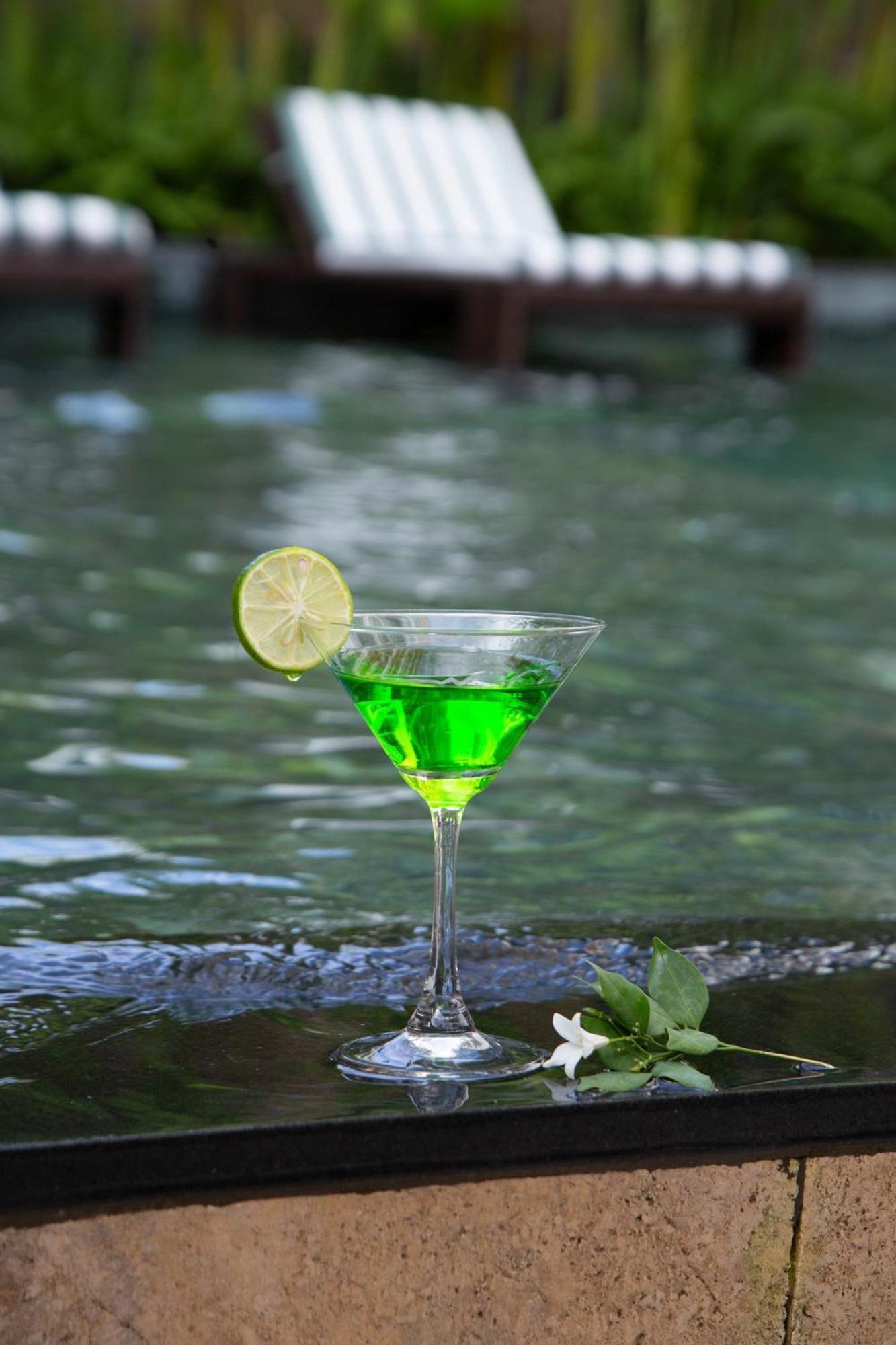 Royal Riverside Hoi An Hotel & Spa Экстерьер фото